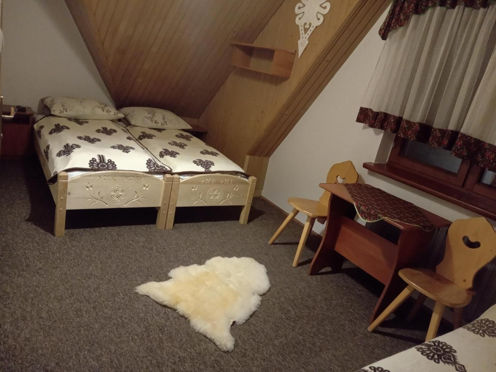 Pod Swierkami ビャウカ 部屋 写真